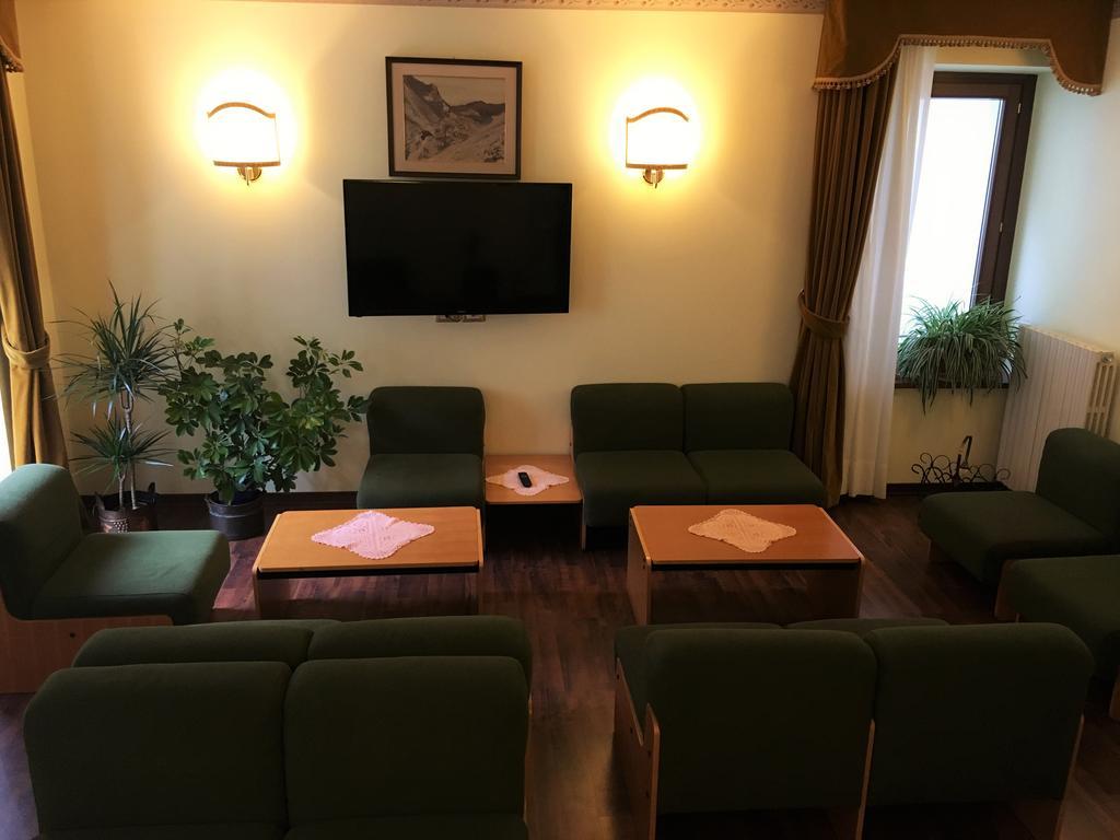 Albergo Scarpone Forni Avoltri Exterior foto