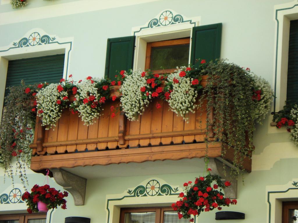 Albergo Scarpone Forni Avoltri Exterior foto